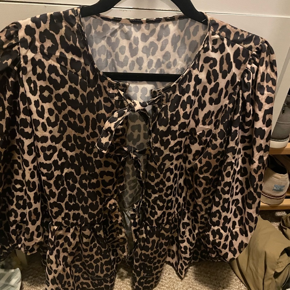 Chic Leopard Print Women's Blouse